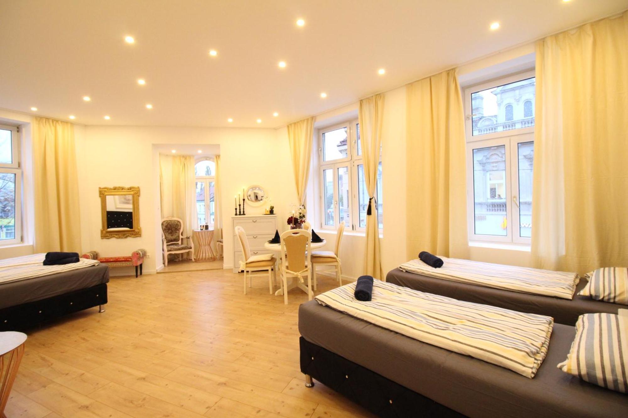 וינה Disc Cozy Rooms In Liesing מראה חיצוני תמונה
